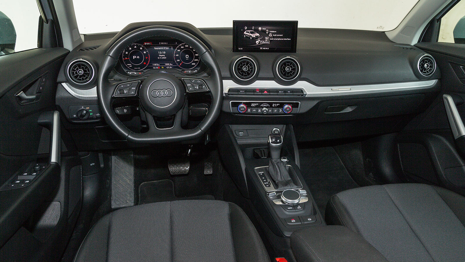 Audi Q2 150 PS VS Peugeot 2008 136 PS Αυτόματα