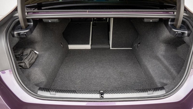 Ο χώρος αποσκευών της BMW M5 έχει μειωθεί ελαφρώς