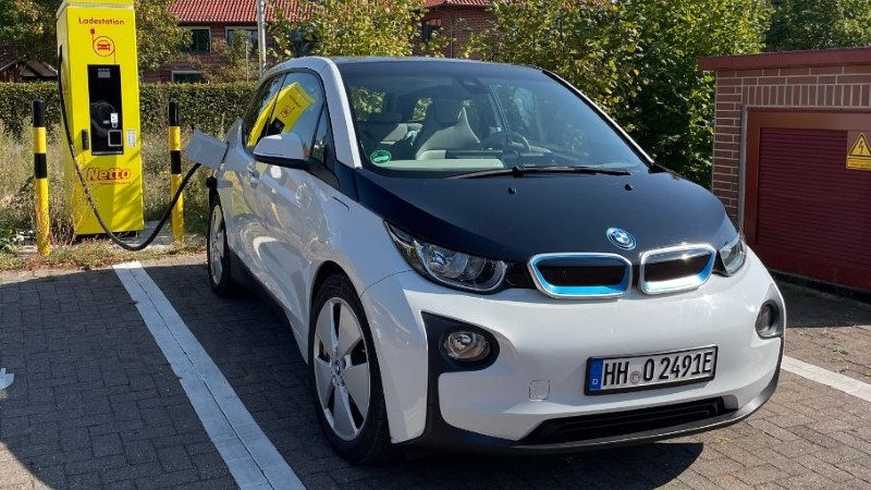 Η BMW επαναπροσδιορίζει τα ηλεκτρικά αυτοκίνητα