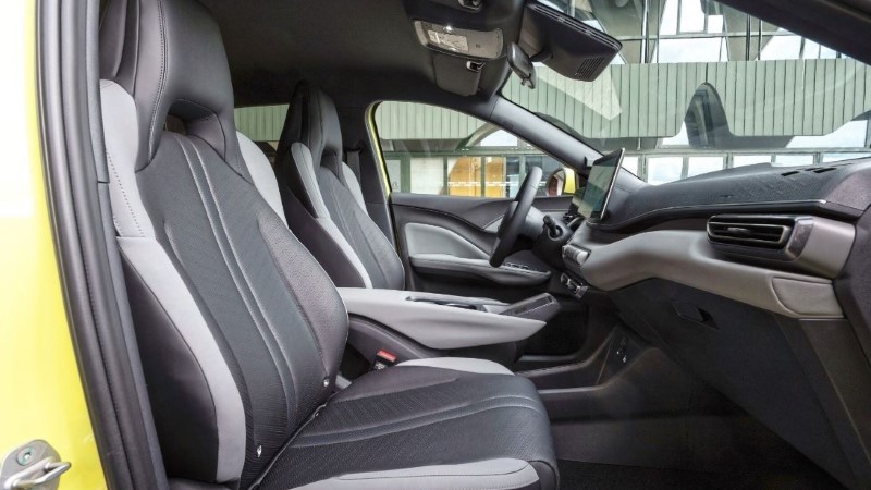 To BYD Dolphin Surf δεν υπολείπεται σε χώρους