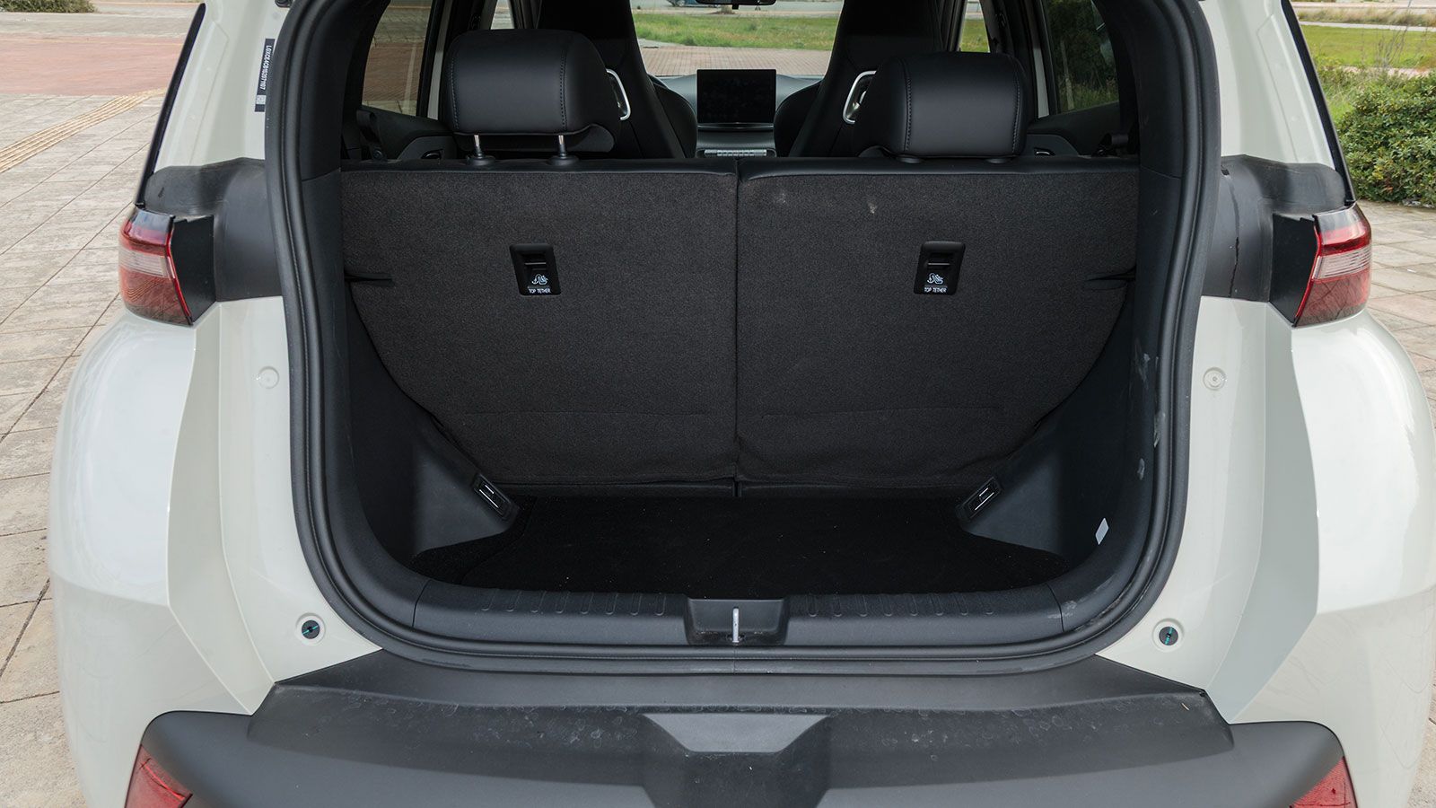 Byd Dolphin Surf. Τι βαθμό παίρνει σε κατανάλωση, χώρους, επιδόσεις, εγγυήσεις.