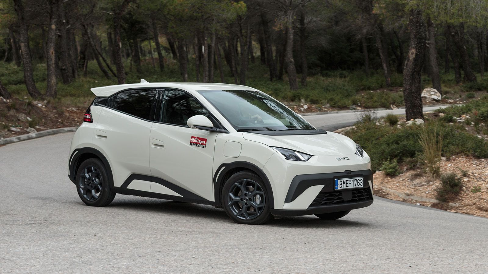 H BYD υποστηρίζει πως φορτίζει από 10% σε 80% μέσα σε 30 λεπτά με ταχυφόρτιση 85 kW.