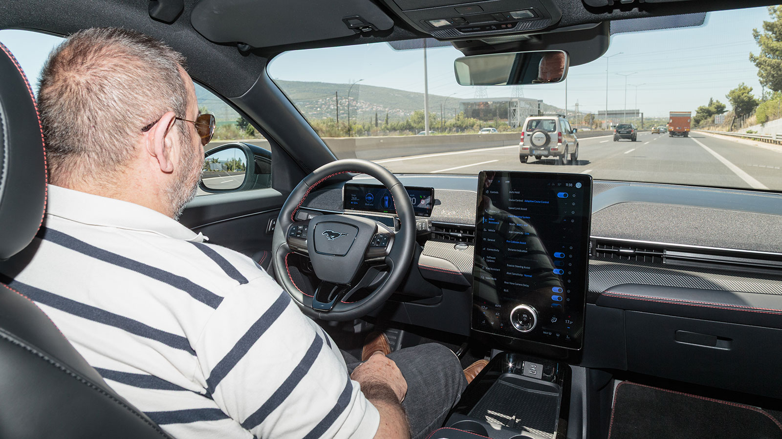 Δοκιμάζουμε το σύστημα αυτόνομης οδήγησης BlueCruise της Ford στην Mustang Mach-E.
