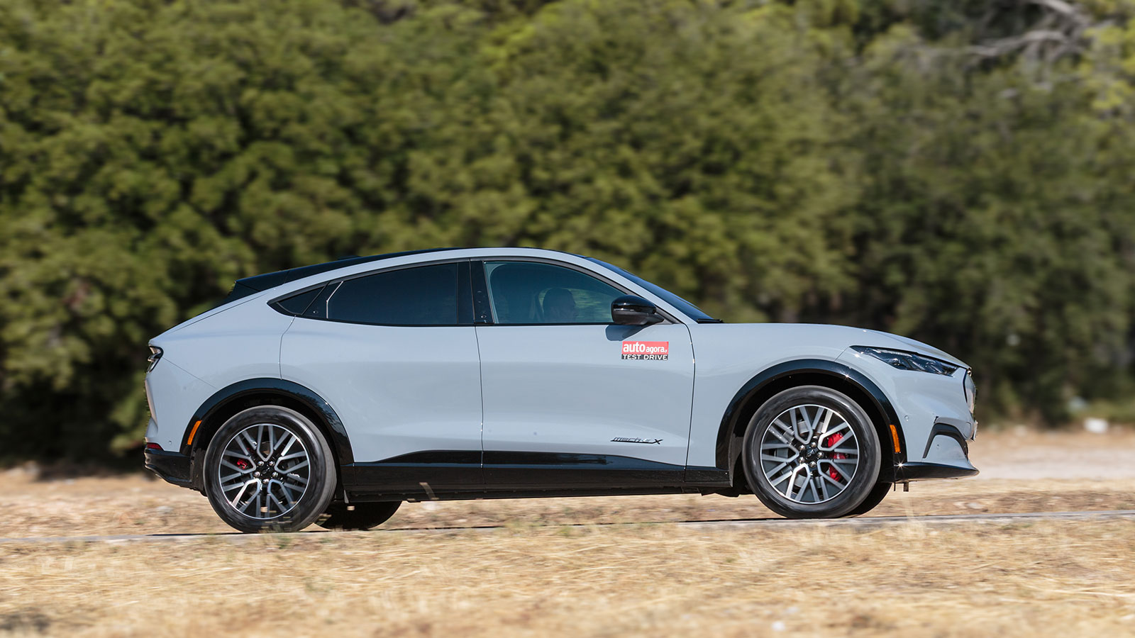 Όλοι οι κάτοχοι Mustang Mach-E που διαθέτουν τις απαραίτητες τεχνικές προδιαγραφές μπορούν να ενεργοποιήσουν την δωρεάν δοκιμαστική περίοδο 90 ημερών.