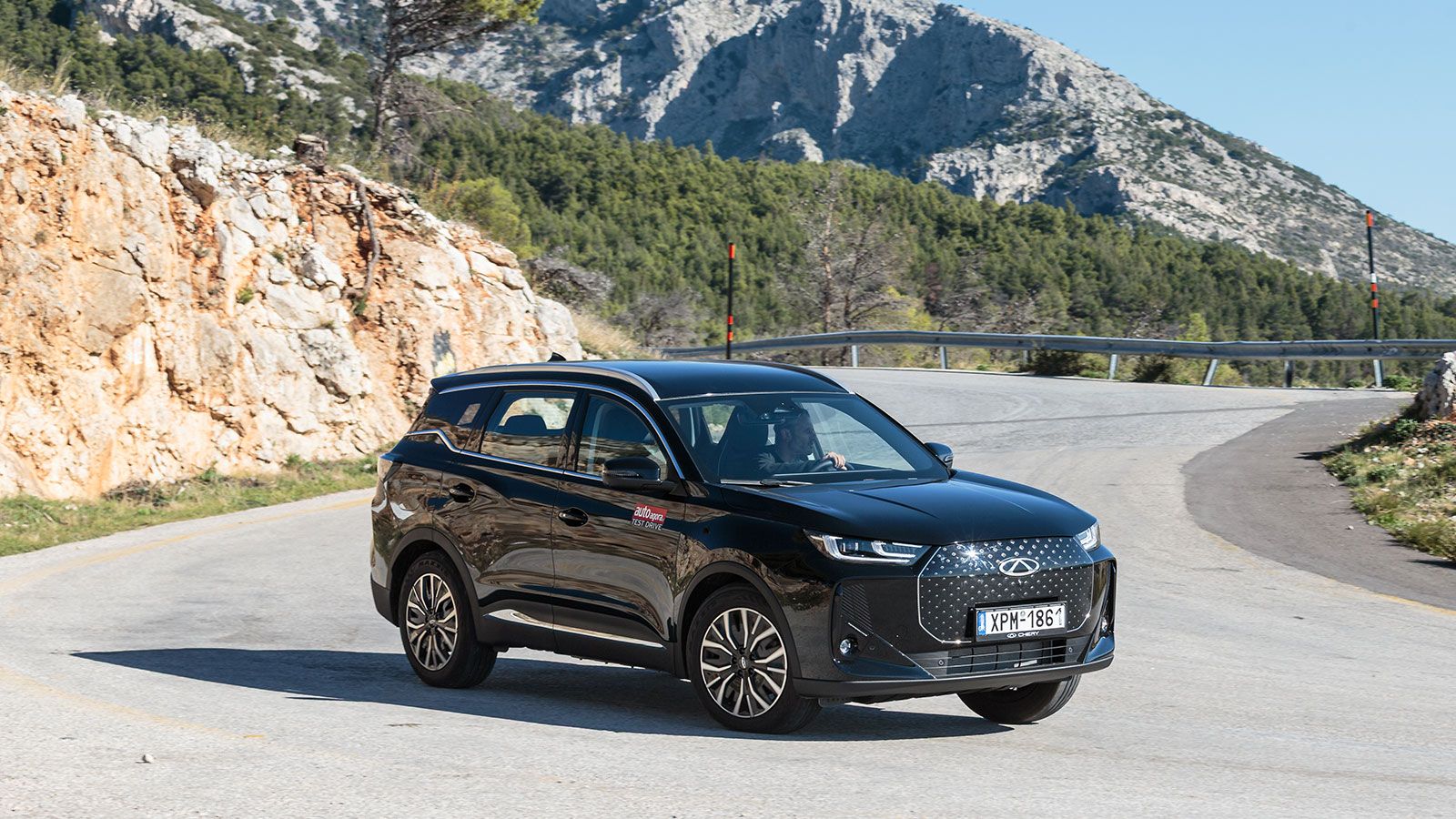 Chery Tiggo 7. Πόσο καλό είναι σε εξοπλισμό άνεσης και ασφάλειας.