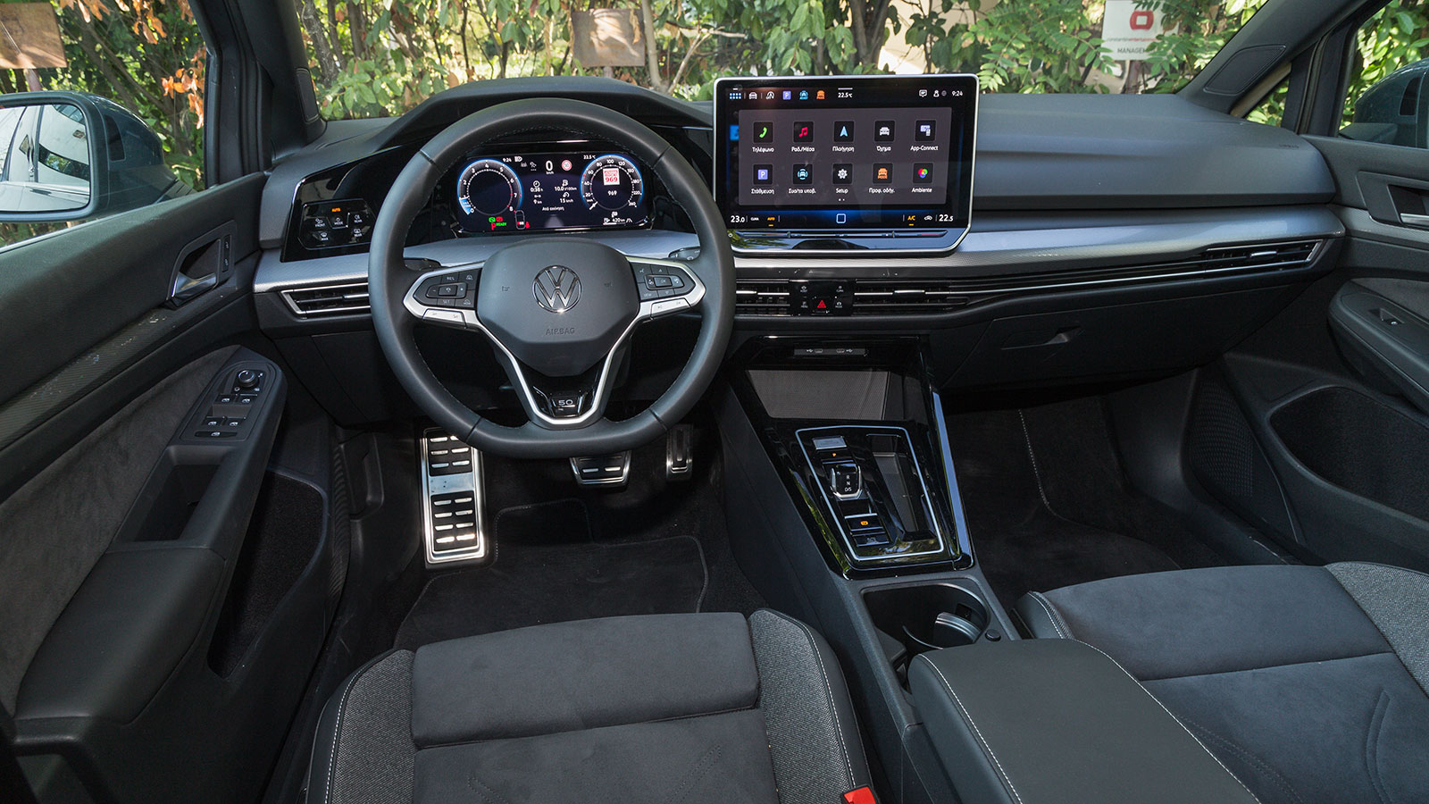 Citroen C4 VS Volkswagen Golf. Ποιο ξεχωρίζει σε εξοπλισμό ασφάλειας και άνεσης.