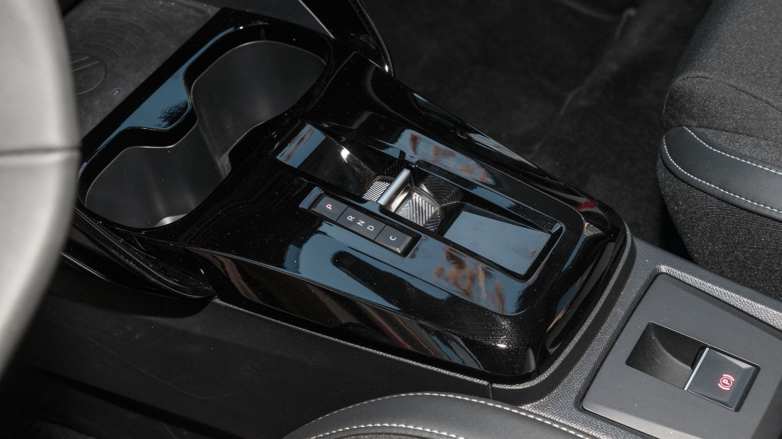 Citroen C3. Πόσο καλό είναι σε εξοπλισμό άνεσης και ασφάλειας.