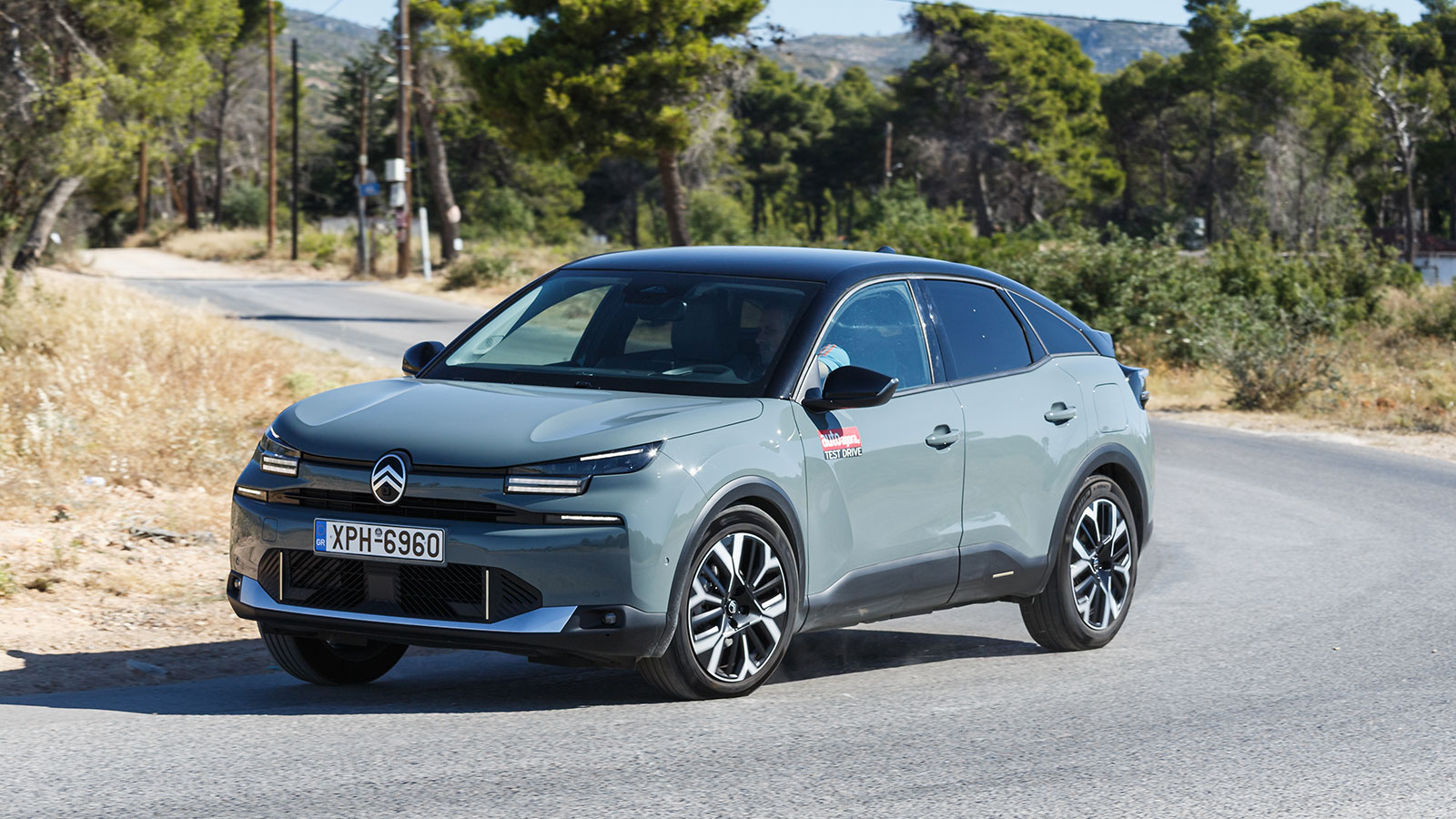 Δοκιμάζουμε και βαθμολογούμε το ηλεκτρικό οικογενειακό Citroen e-C4.