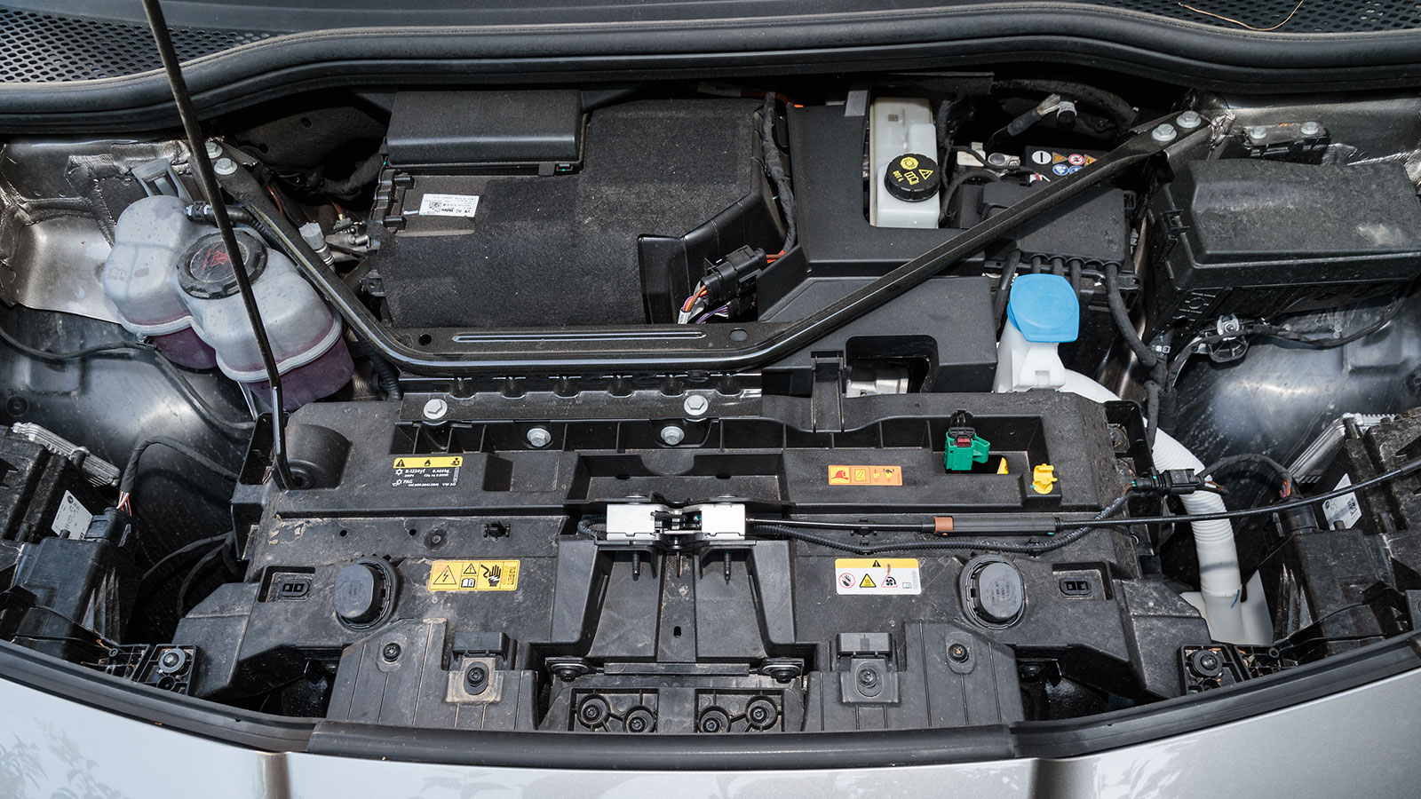 Cupra Tavascan. Τι βαθμό παίρνει σε κατανάλωση, χώρους, επιδόσεις, εγγυήσεις.