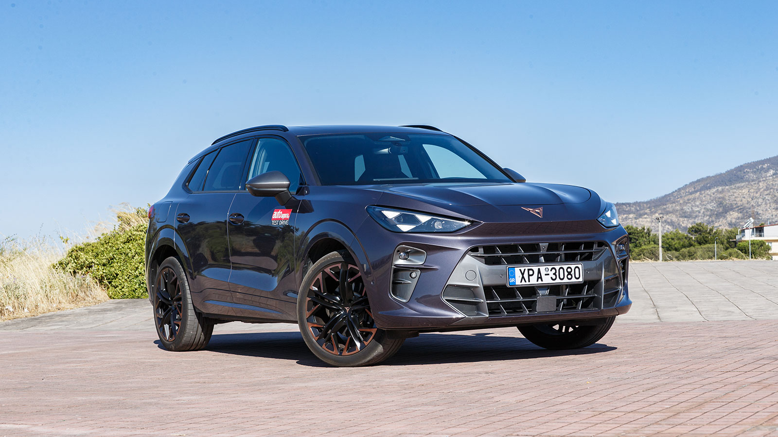 Cupra Terramar. Πόσο καλό είναι σε εξοπλισμό άνεσης και ασφάλειας.