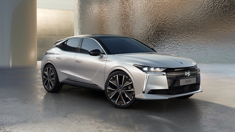 Το νέο DS N°4 θα το απολαύσουν από κοντά οι λάτρεις της γαλλικής πολυτέλειας στην Ελλάδα το Φθινόπωρο του 2025