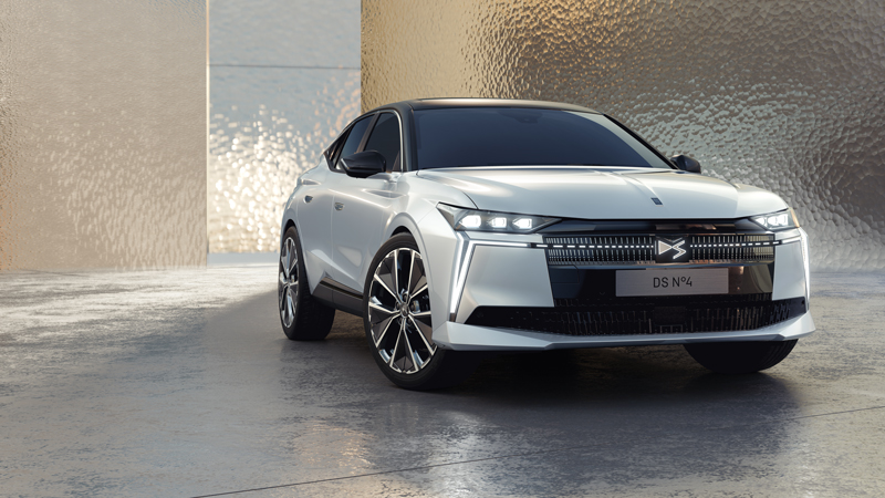 To νέο DS No4 αποκαλύπτεται