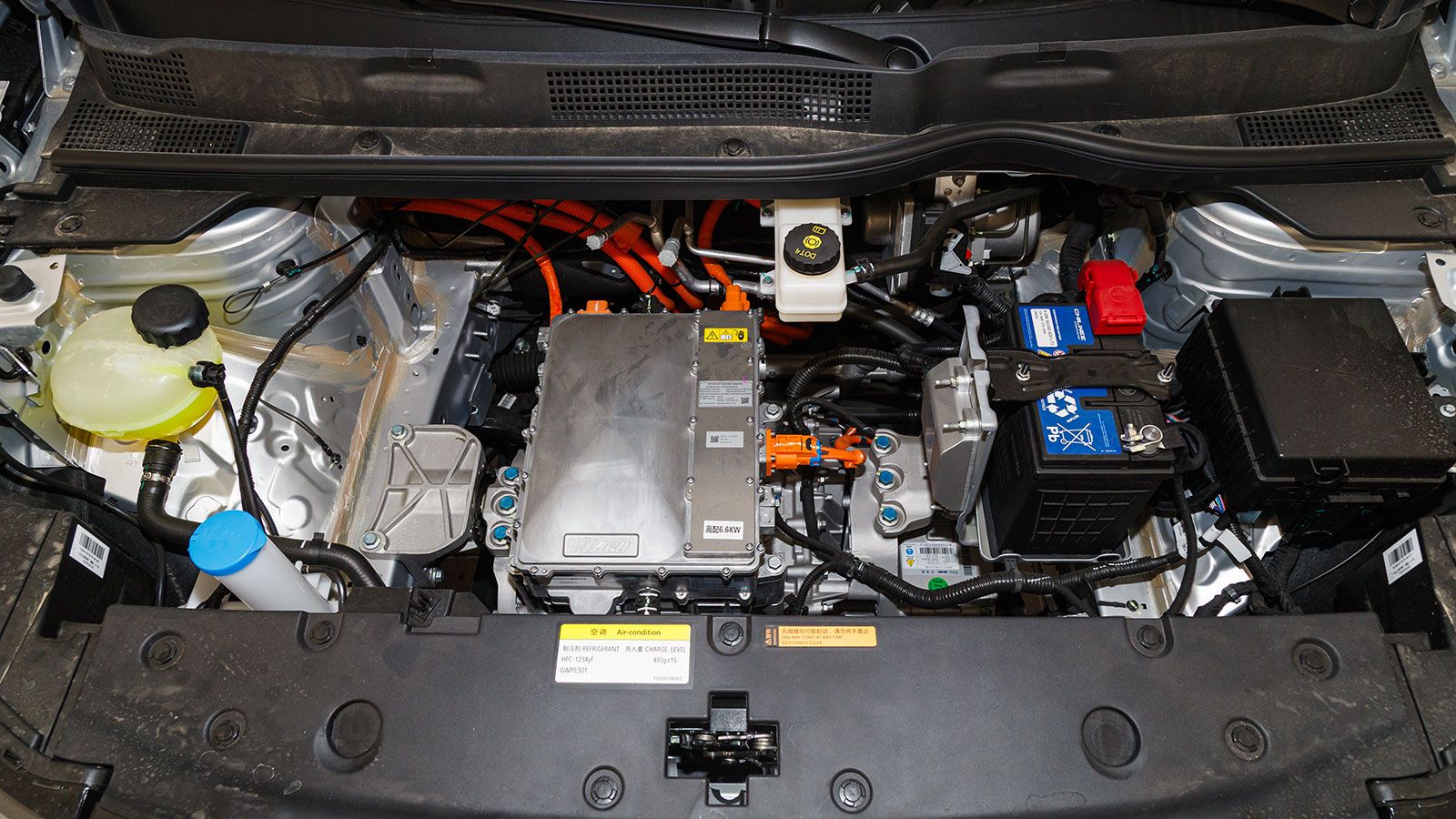 Dongfeng Box. Τι βαθμό παίρνει σε κατανάλωση, χώρους, επιδόσεις, εγγυήσεις.