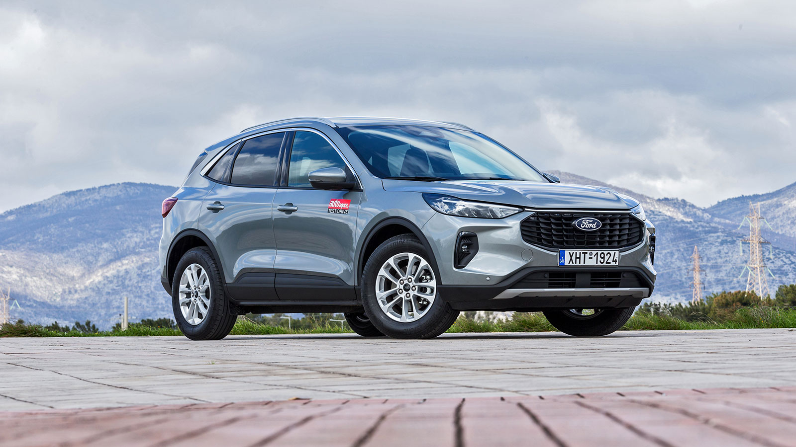 Ford Kuga. Πόσο καλό είναι σε εξοπλισμό άνεσης και ασφάλειας.