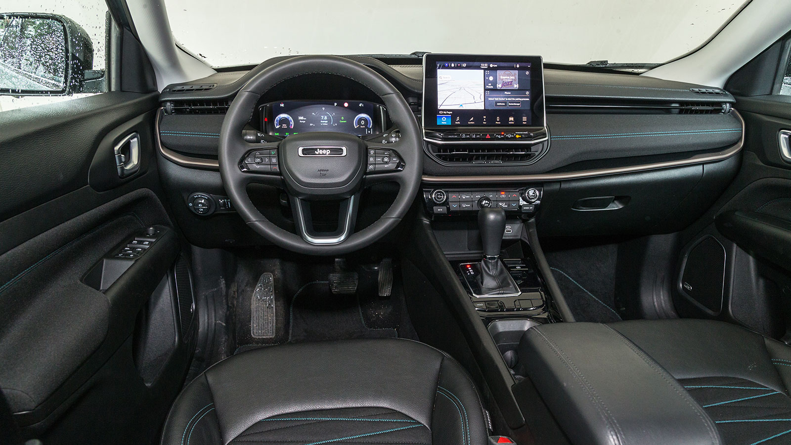 Hyundai Kona VS Jeep Compass Automatic 130ps. Ποιο ξεχωρίζει σε εξοπλισμό ασφάλειας και άνεσης.