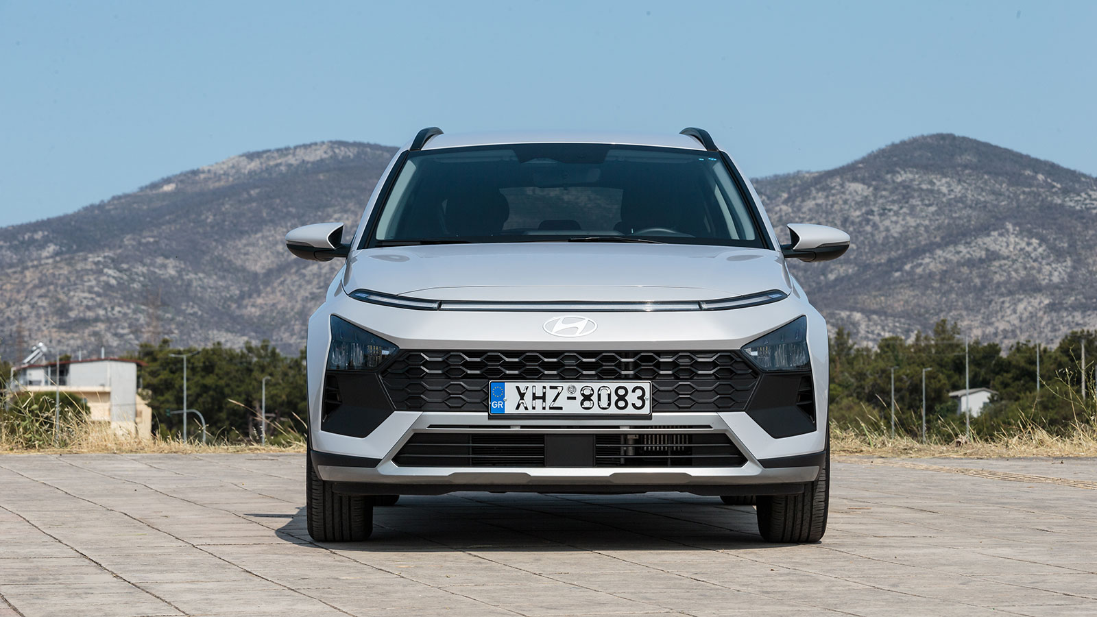 Στο μπροστινό μέρος κυριαρχεί η νέα φωτεινή υπογραφή «Seamless Horizon».