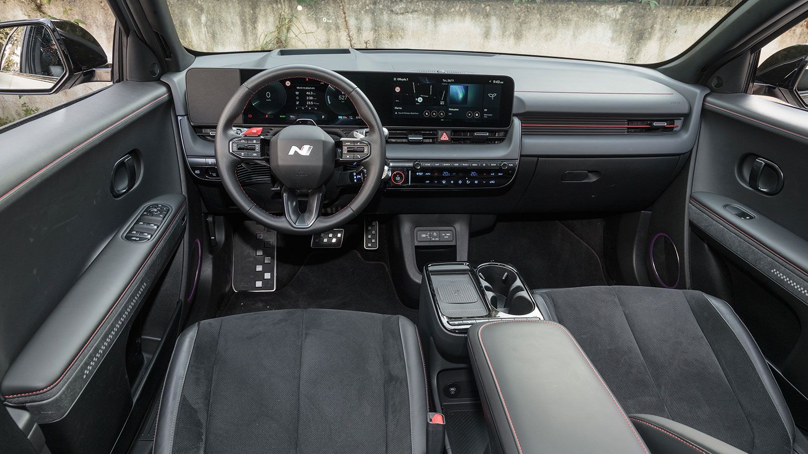 Hyundai Ioniq 5. Πόσο καλό είναι σε εξοπλισμό άνεσης και ασφάλειας.