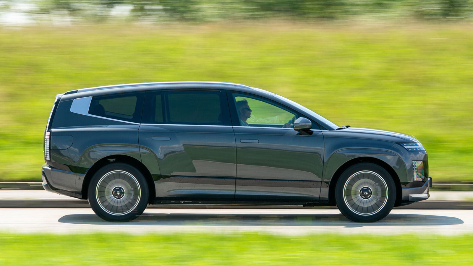 Hyundai Ioniq 9: Οδηγούμε την ηλεκτρική ναυαρχίδα της Hyundai