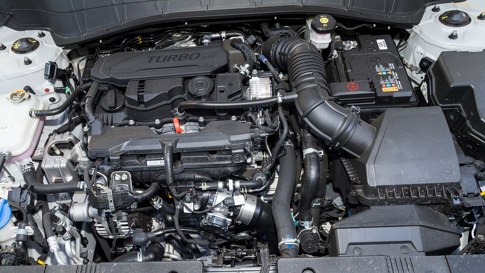 Hyundai Kona. Τι βαθμό παίρνει σε κατανάλωση, χώρους, επιδόσεις, εγγυήσεις.