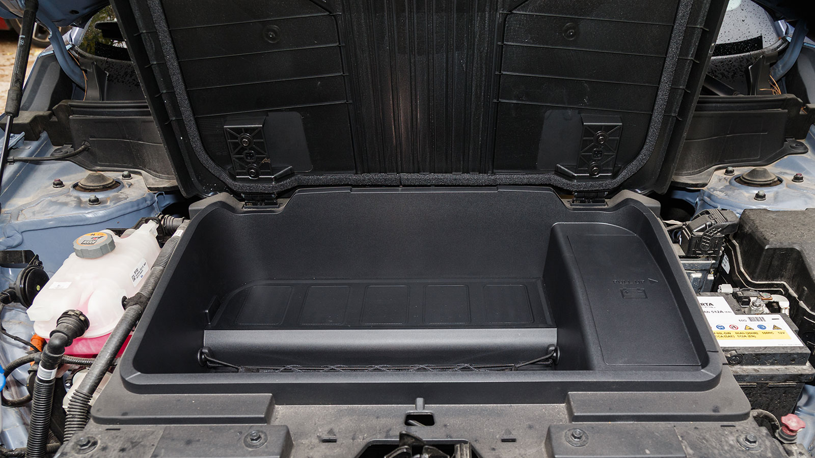 Hyundai Kona. Τι βαθμό παίρνει σε κατανάλωση, χώρους, επιδόσεις, εγγυήσεις.