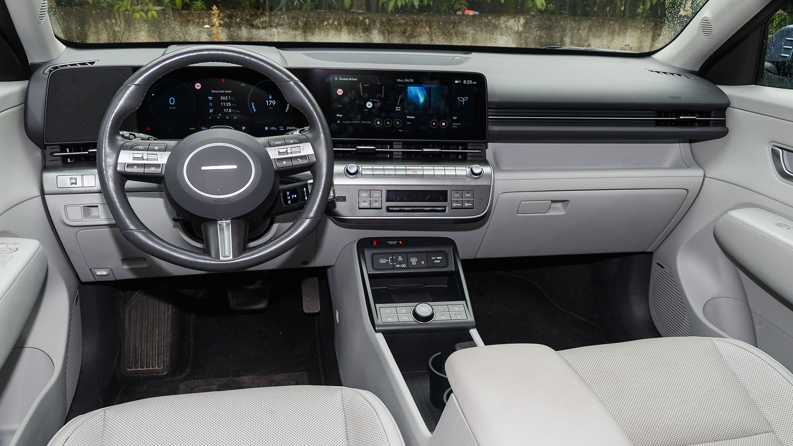 Hyundai Kona. Πόσο καλό είναι σε εξοπλισμό άνεσης και ασφάλειας.