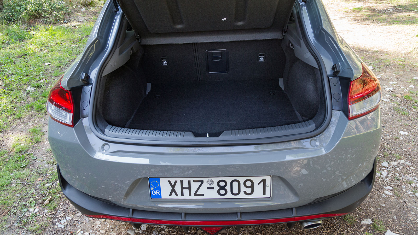 Hyundai I30 Fastback. Τι βαθμό παίρνει σε κατανάλωση, χώρους, επιδόσεις, εγγυήσεις.