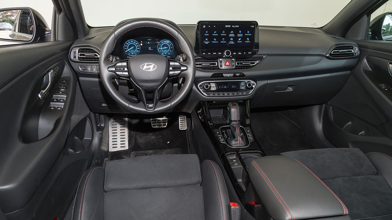 Hyundai I30 Fastback. Πόσο καλό είναι σε εξοπλισμό άνεσης και ασφάλειας.