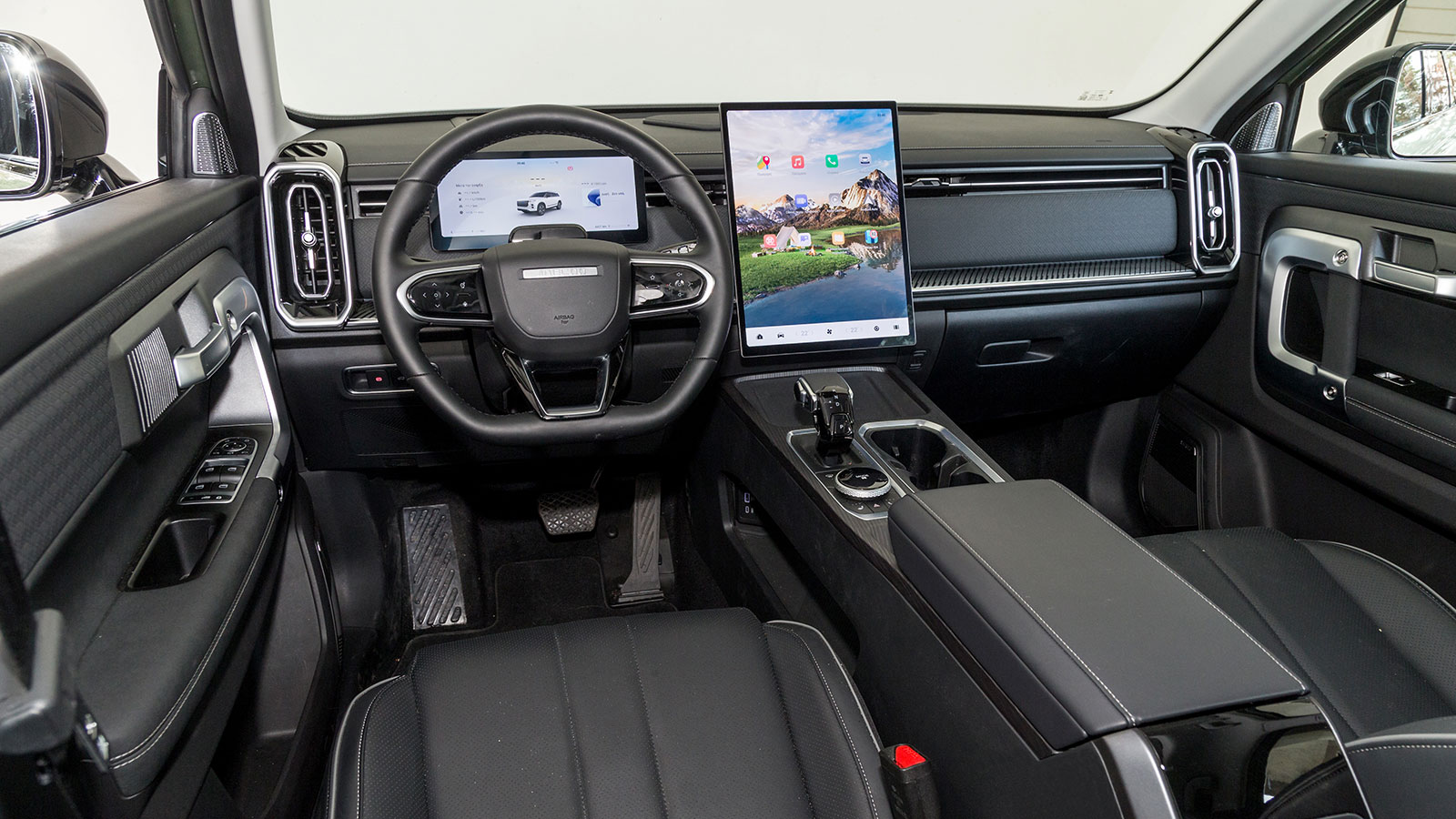 Jaecoo 7. Πόσο καλό είναι σε εξοπλισμό άνεσης και ασφάλειας.