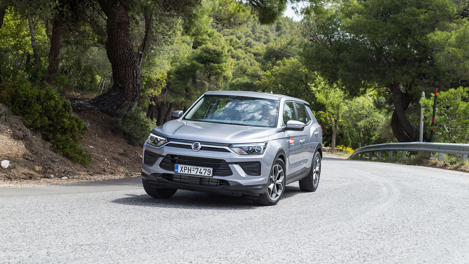 Η ρύθμιση της ανάρτησης φαίνεται να είναι προσανατολισμένη στην πλευρά της άνεσης.