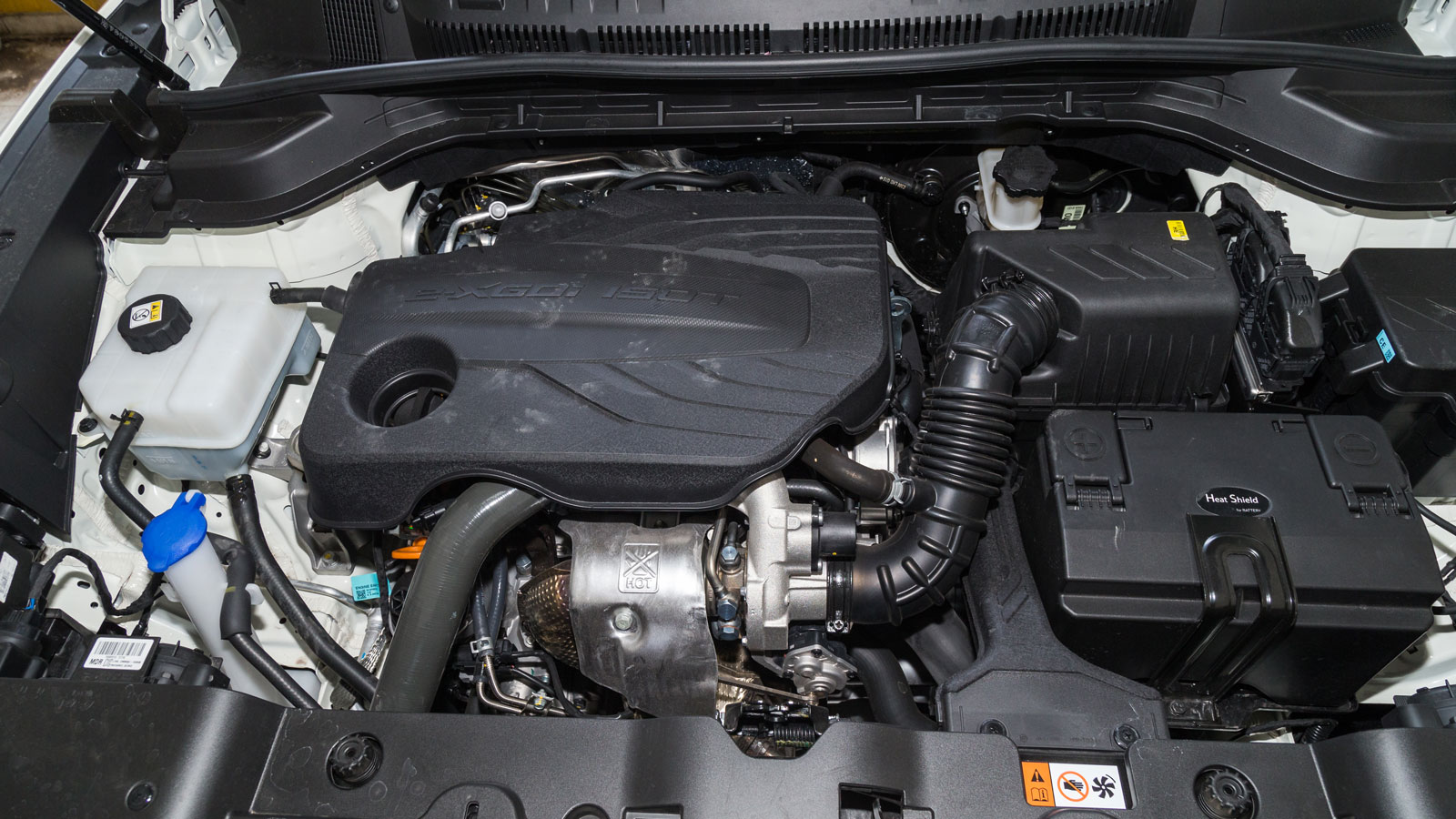 Χωρίς ηλεκτρική υποβοήθηση ο 1,5 λτ. βενζινοκινητήρας 163 ίππων, αρκετός αλλά «λαίμαργος». 