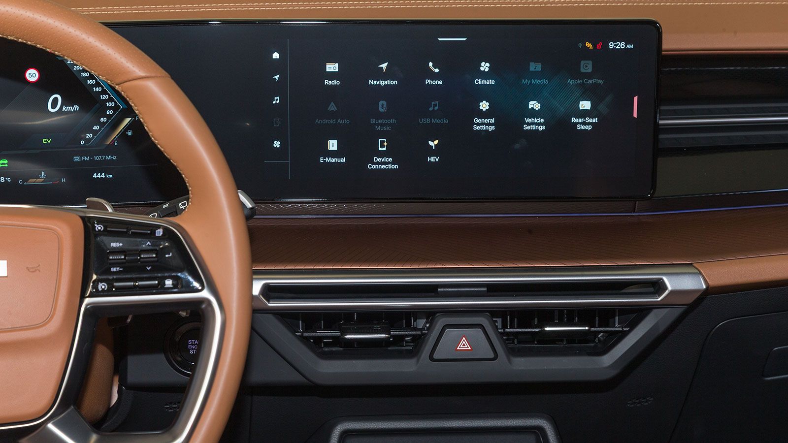 Kgm Torres. Πόσο καλό είναι σε εξοπλισμό άνεσης και ασφάλειας.