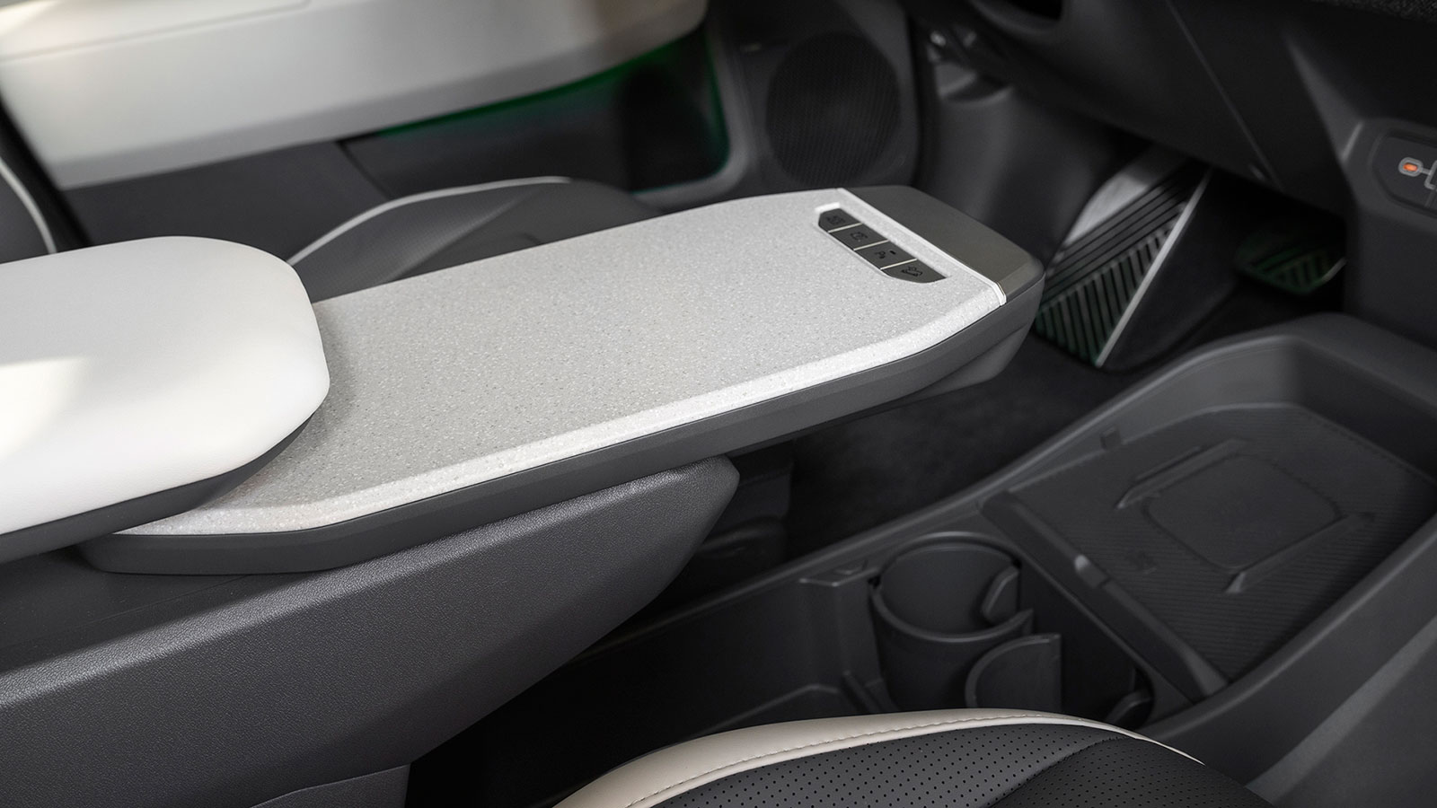 Kia Ev3. Πόσο καλό είναι σε εξοπλισμό άνεσης και ασφάλειας.