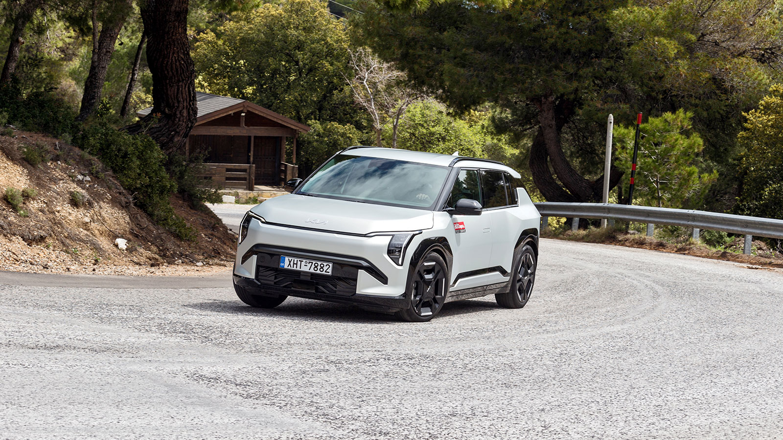 Kia Ev3. Πόσο καλό είναι σε εξοπλισμό άνεσης και ασφάλειας.