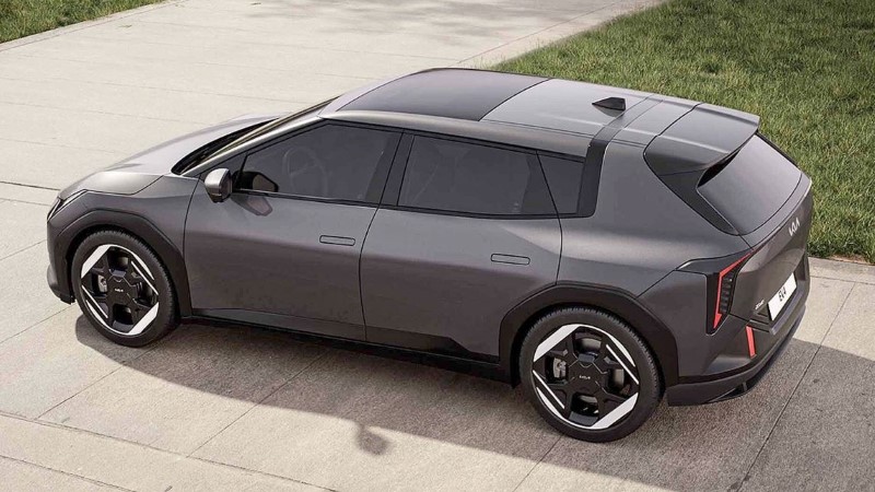Οδηγούμε το επερχόμενο Kia EV4