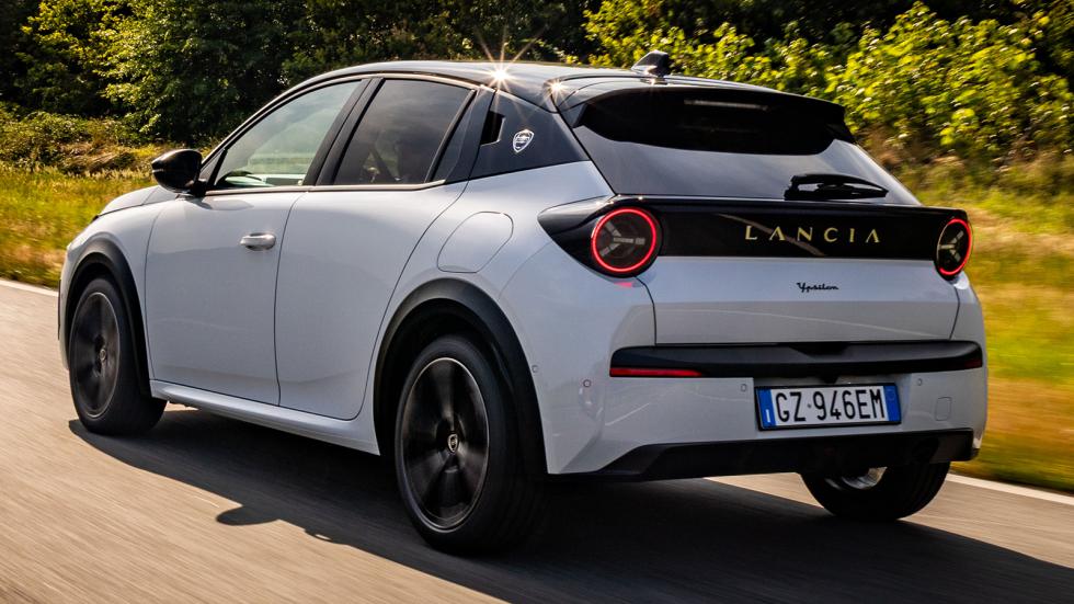 Πρώτη δημόσια εμφάνιση για τις Lancia Ypsilon HF και HF Line