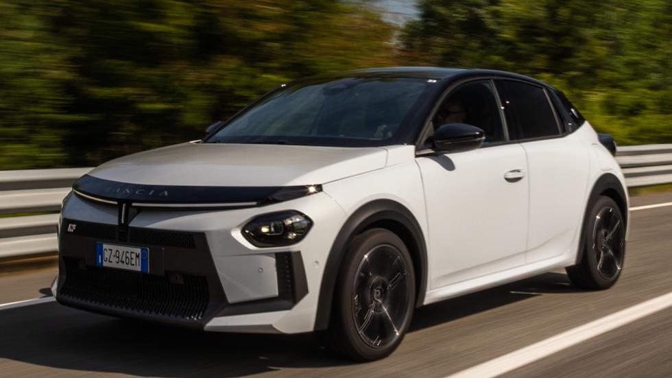 Πρώτη δημόσια εμφάνιση για τις Lancia Ypsilon HF και HF Line