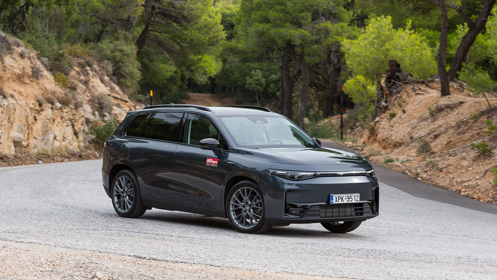 Δοκιμάζουμε και βαθμολογούμε το Leapmotor C10 REEV 215 PS.