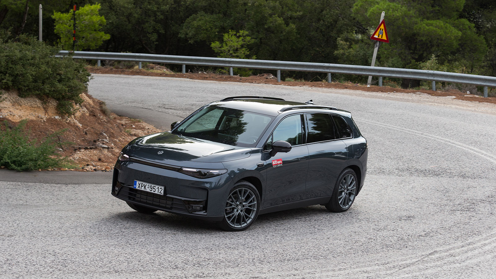 Στον δρόμο νιώθεις ότι οδηγάς ηλεκτρικό, ενώ εμφανής είναι ο προσανατολισμός στην άνεση