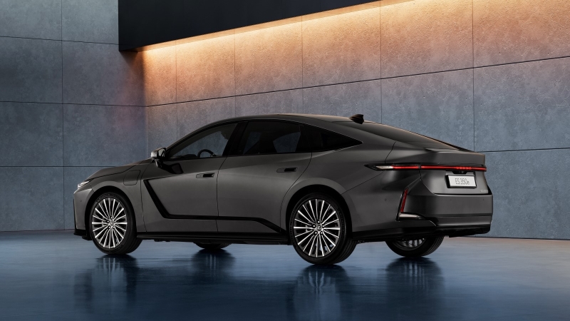 Αποκαλύφθηκε για την Ευρώπη το νέο Lexus ES