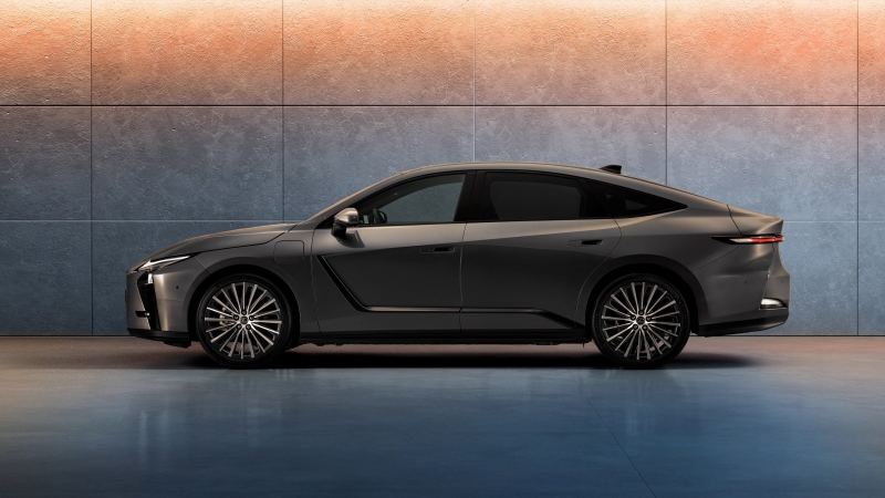 Αποκαλύφθηκε για την Ευρώπη το νέο Lexus ES