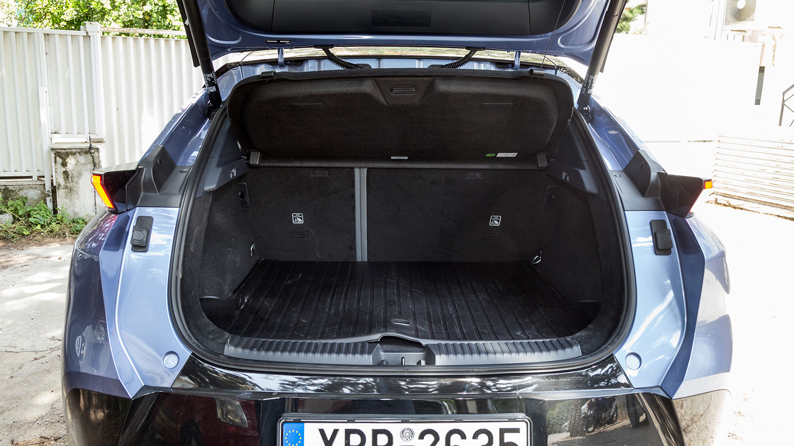 Lynk And Co 02. Τι βαθμό παίρνει σε κατανάλωση, χώρους, επιδόσεις, εγγυήσεις.