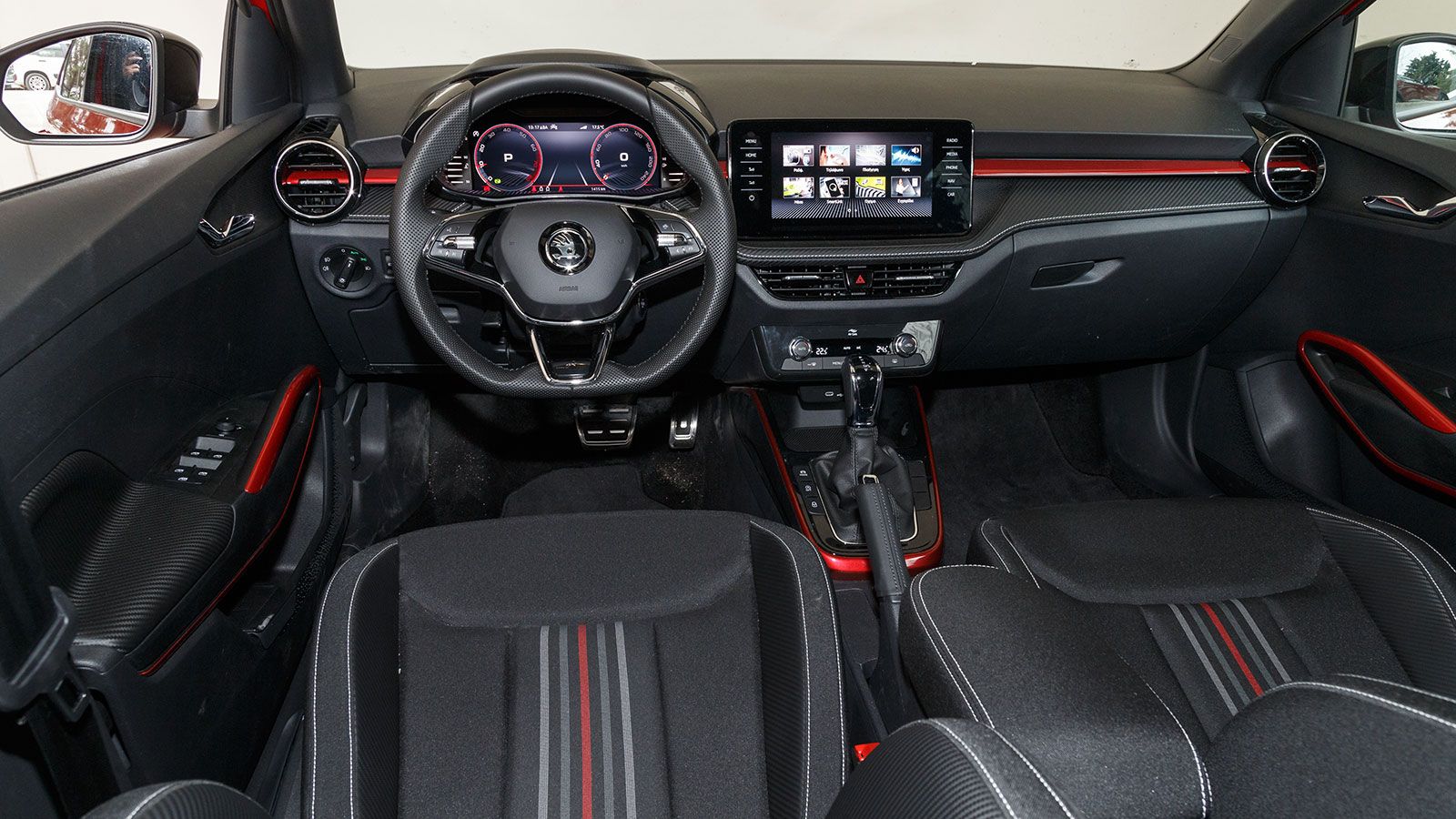 Mg 3 VS Skoda Fabia. Ποιο ξεχωρίζει σε εξοπλισμό ασφάλειας και άνεσης.