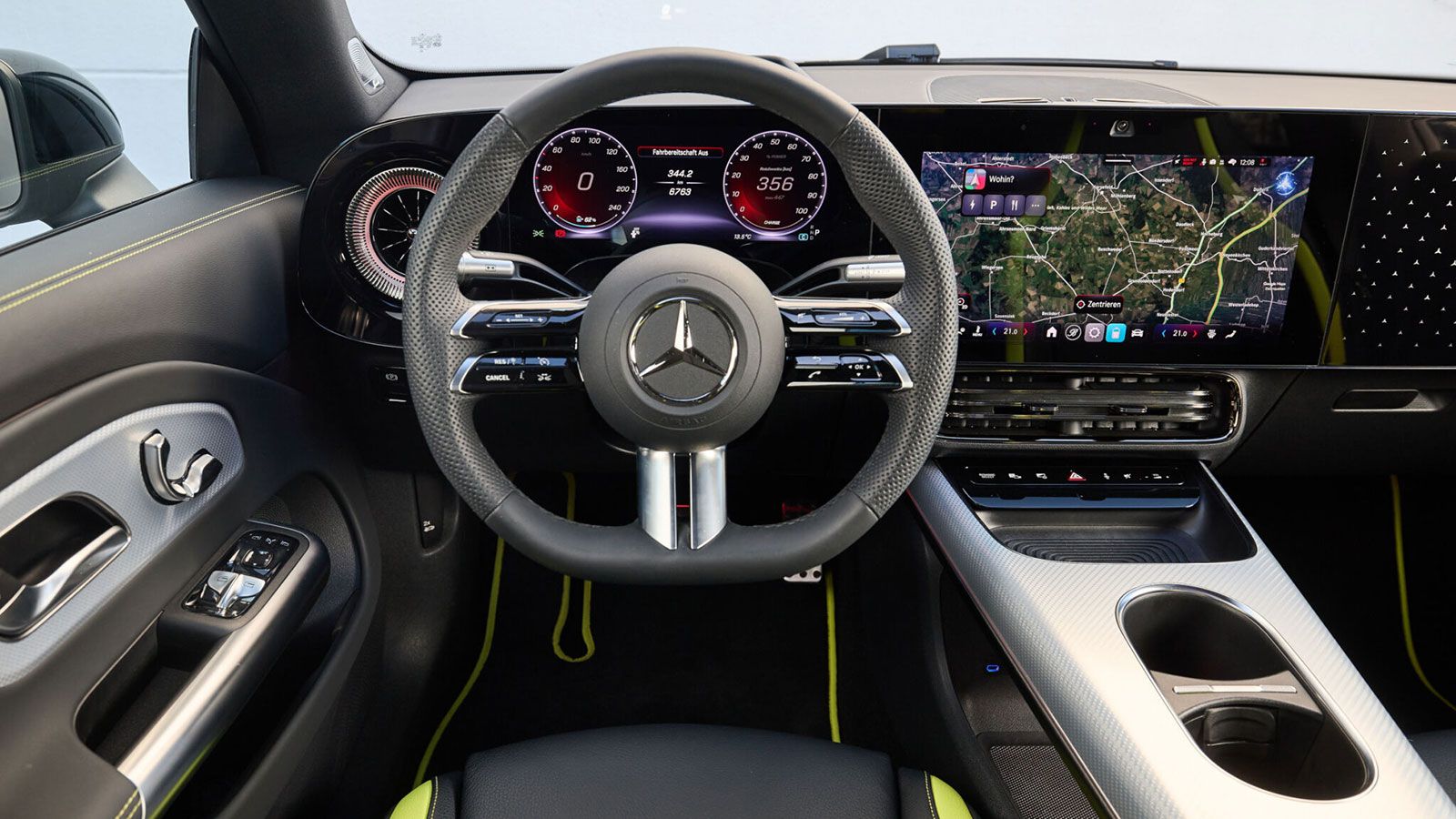 Mercedes CLA 250+: Οδηγούμε το πολυτελές sedan που αλλάζει τα δεδομένα