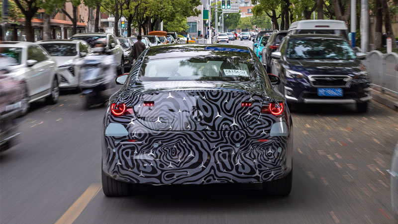 Mercedes CLA: «Οδηγούμε» χωρίς χέρια στην καρδιά της Σαγκάης