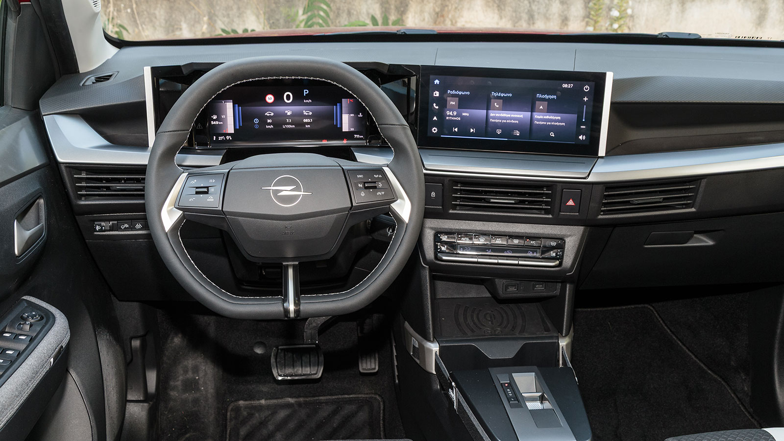 Opel Frontera VS Skoda Karoq. Ποιο ξεχωρίζει σε εξοπλισμό ασφάλειας και άνεσης.