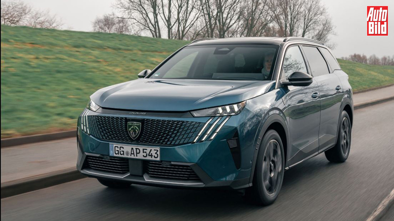 Οδηγούμε το Peugeot 5008 Hybrid