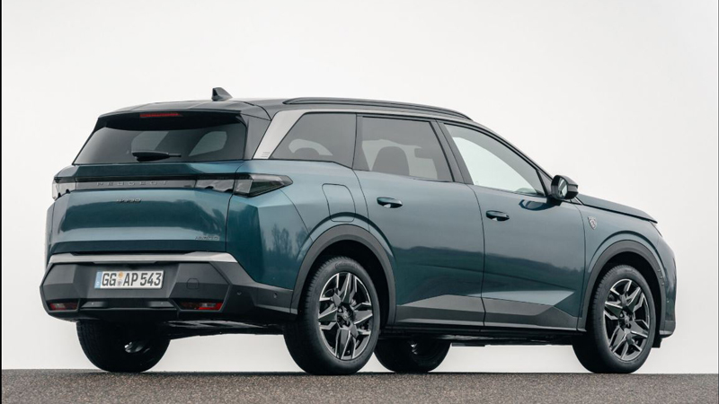 Οδηγούμε το Peugeot 5008 Hybrid