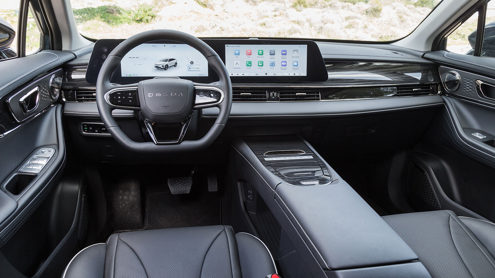 Omoda 5 Ev. Πόσο καλό είναι σε εξοπλισμό άνεσης και ασφάλειας.