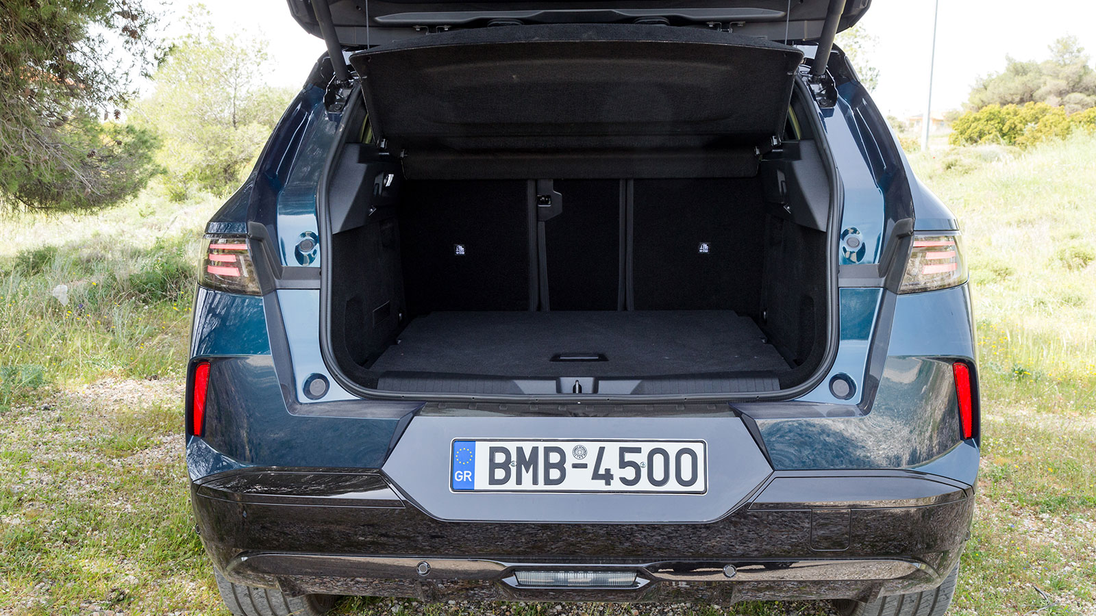 Opel Grandland. Τι βαθμό παίρνει σε κατανάλωση, χώρους, επιδόσεις, εγγυήσεις.