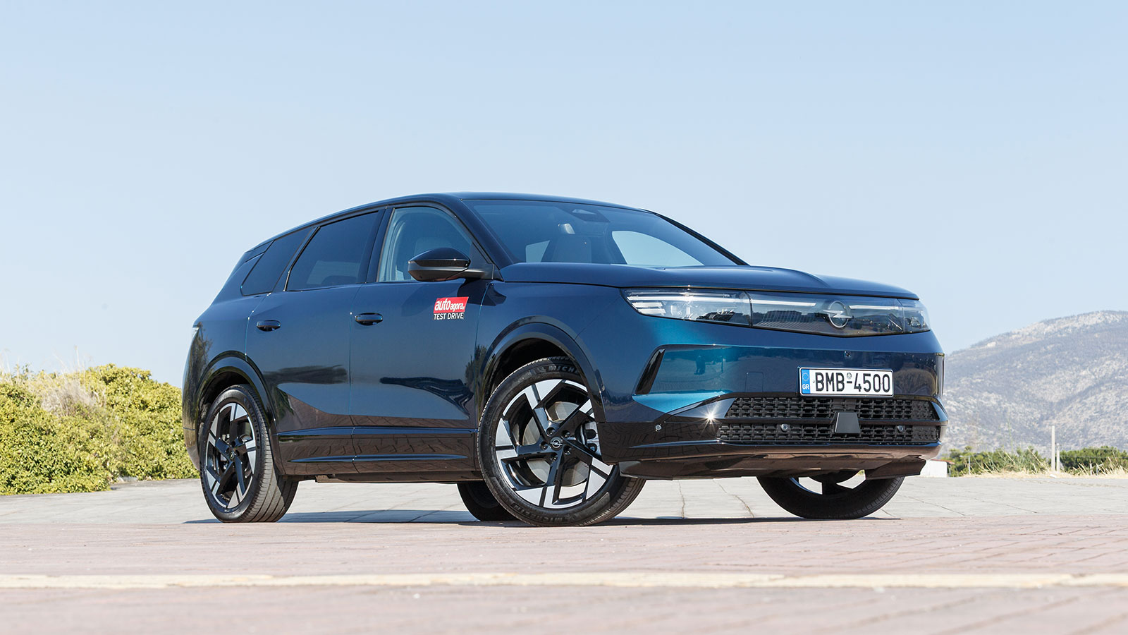 Opel Grandland. Πόσο καλό είναι σε εξοπλισμό άνεσης και ασφάλειας.